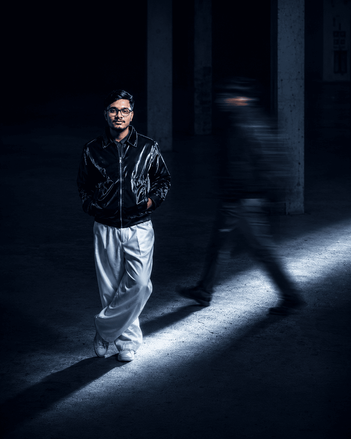 Spotlight Motion Blur Portrait AI Prompt Guide