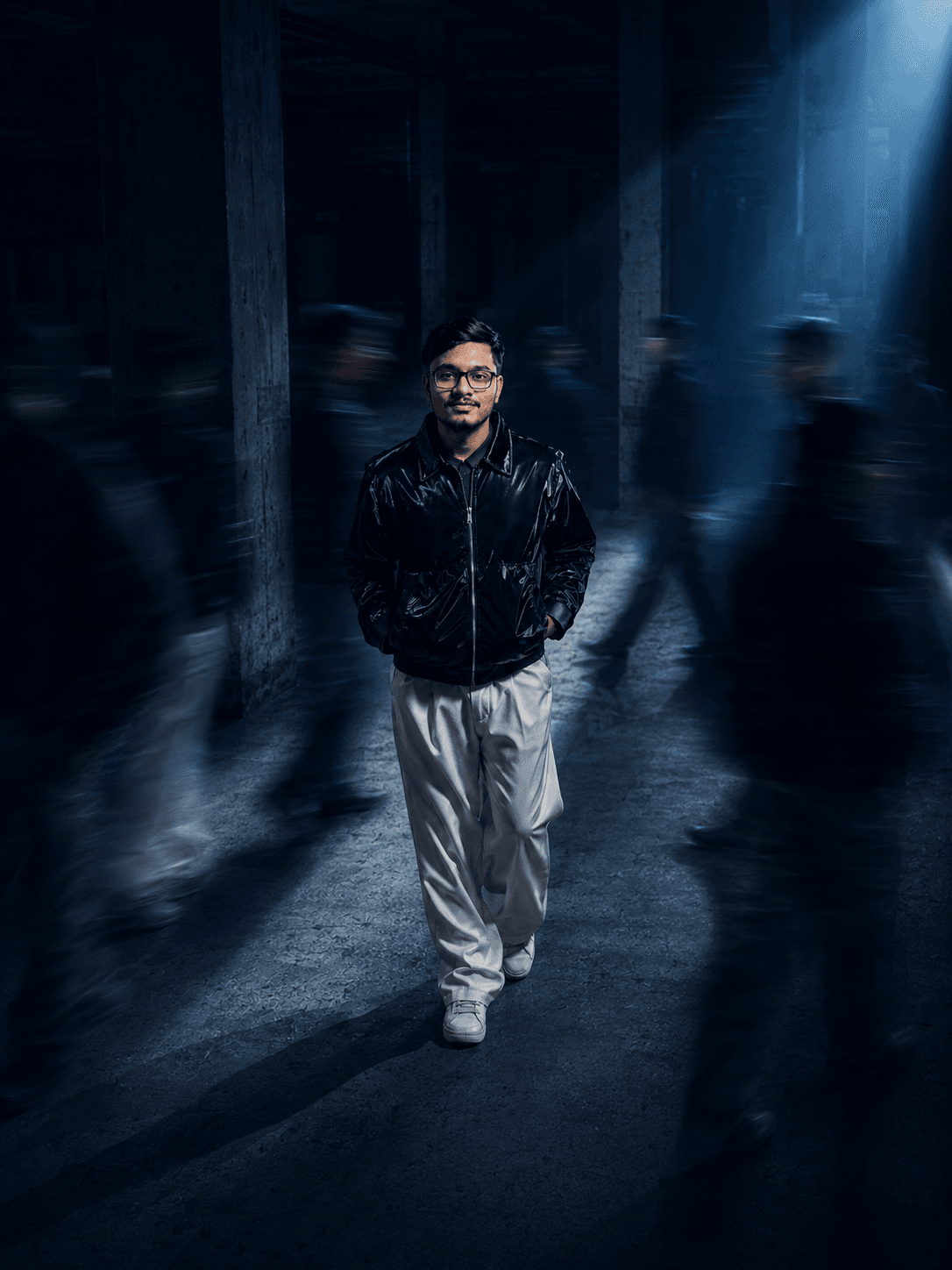 Time Freeze Crowd Effect AI Portrait Prompt