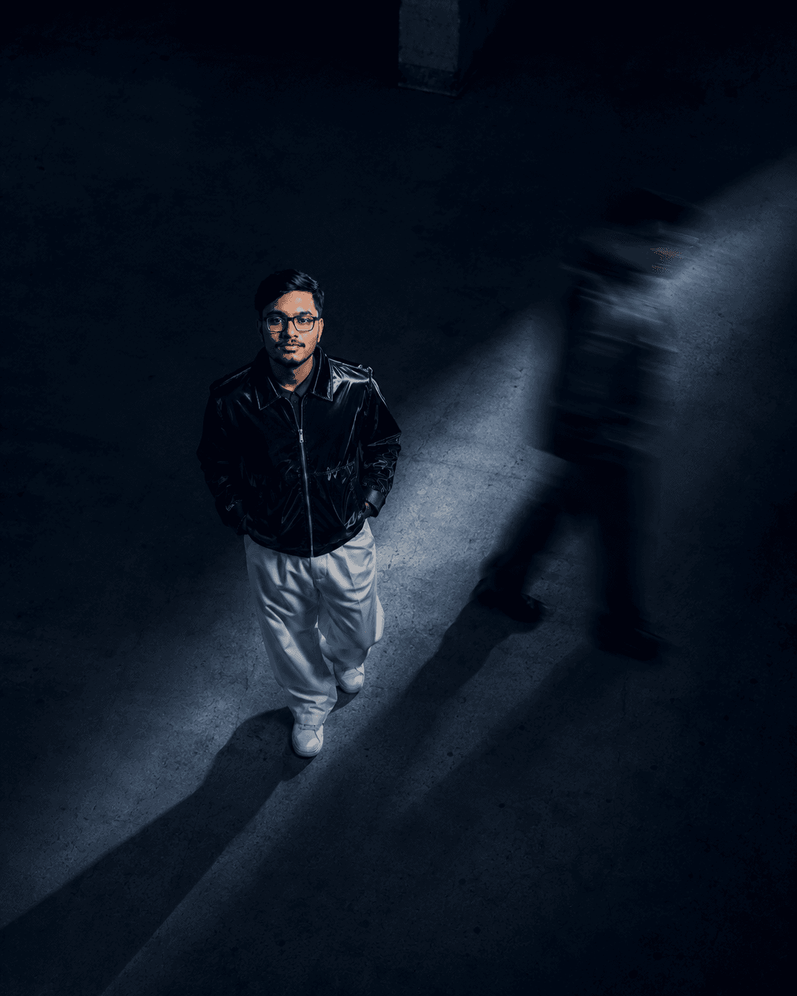 Top View Cinematic Spotlight Portrait AI Prompt